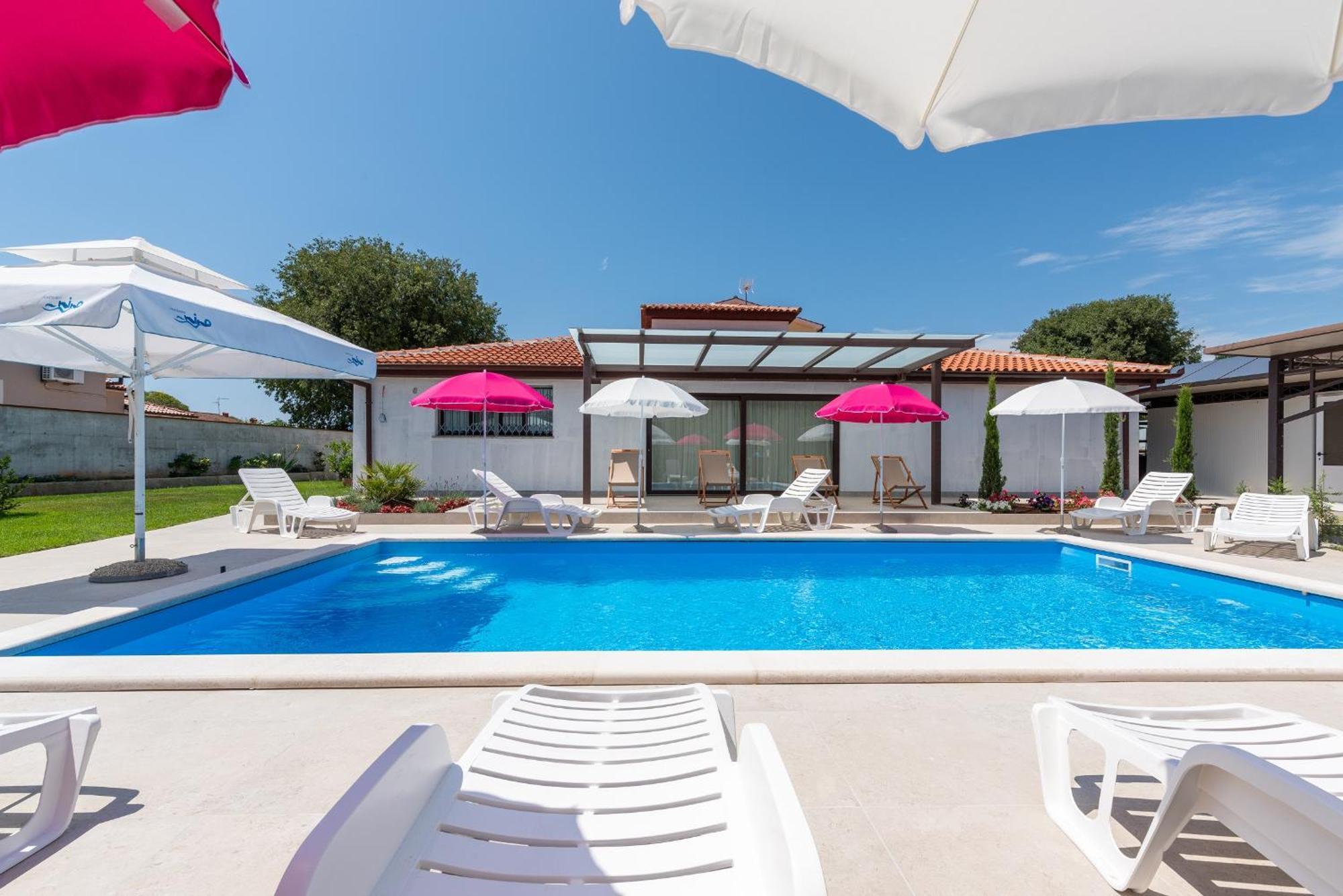 Guest house Nino With Shared Pool Porec