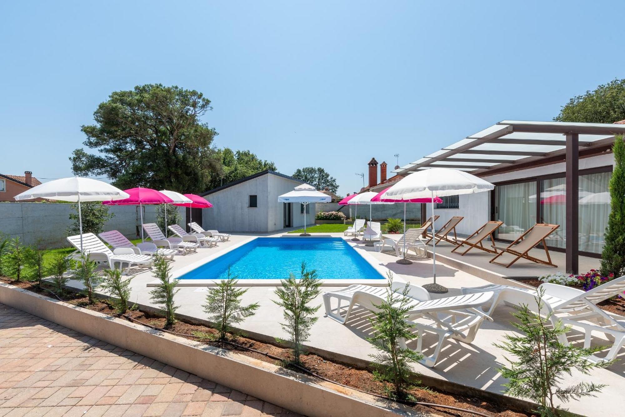 Guest house Nino With Shared Pool Porec
