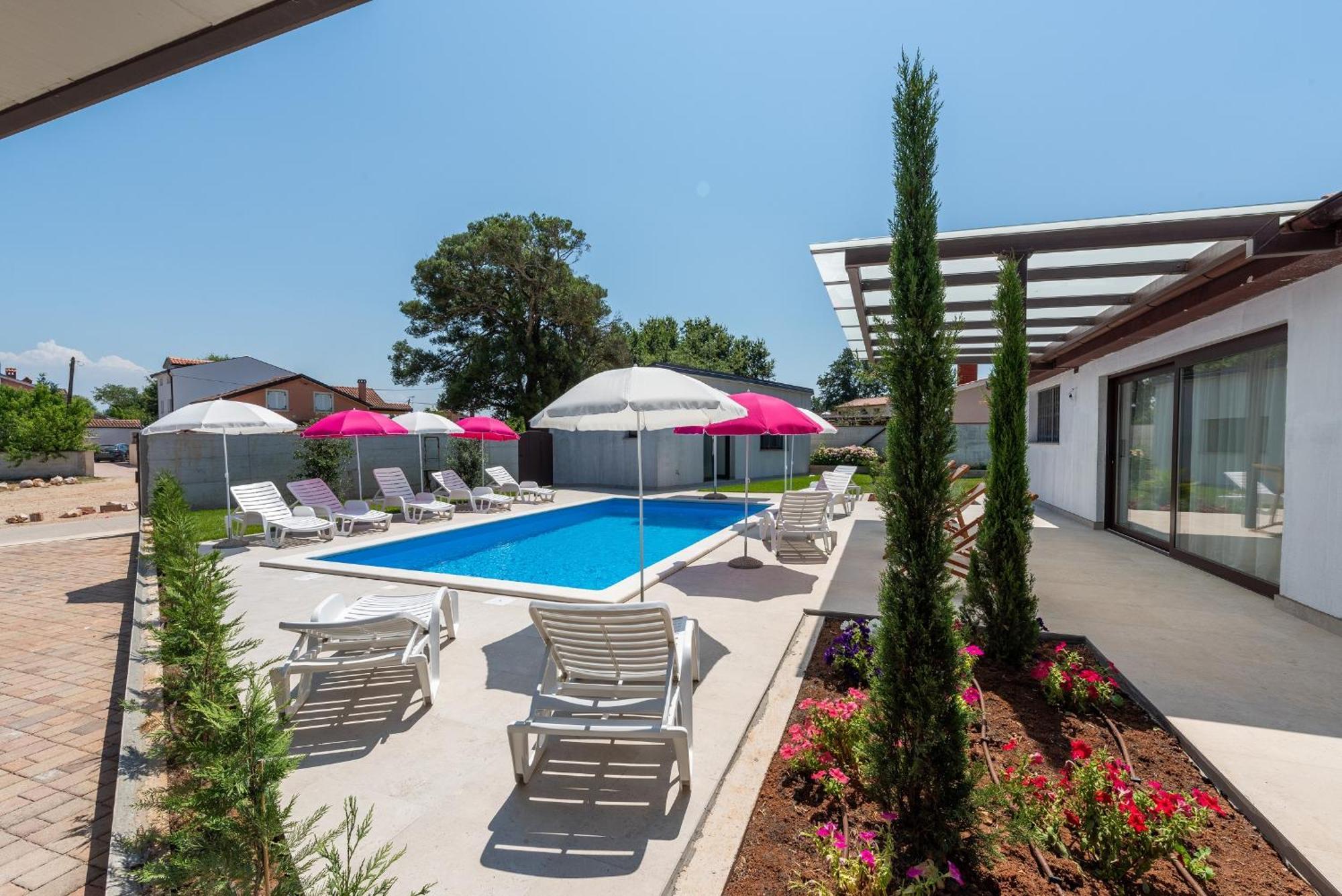 Guest house Nino With Shared Pool Porec