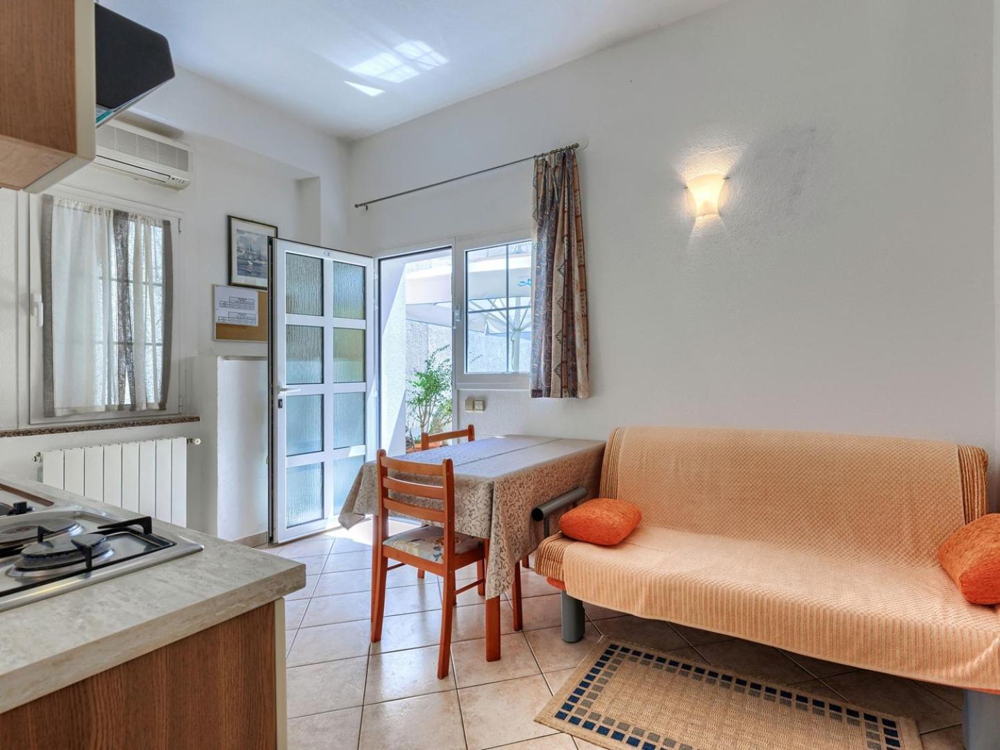 Nino With Shared Pool Guest house *