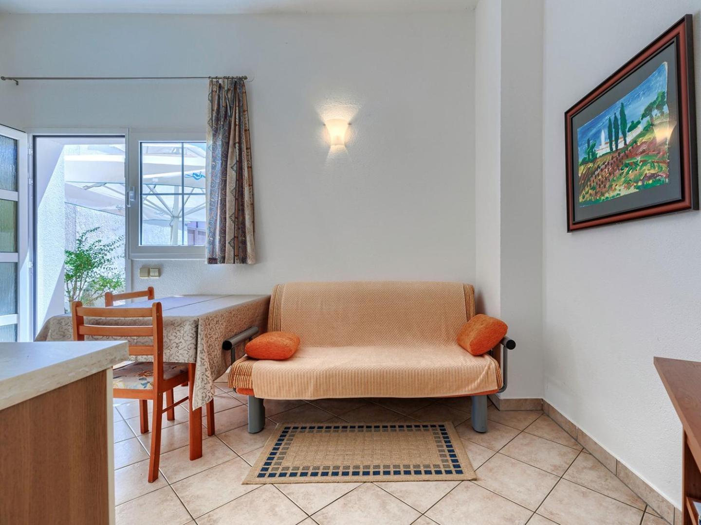 Guest house Nino With Shared Pool *