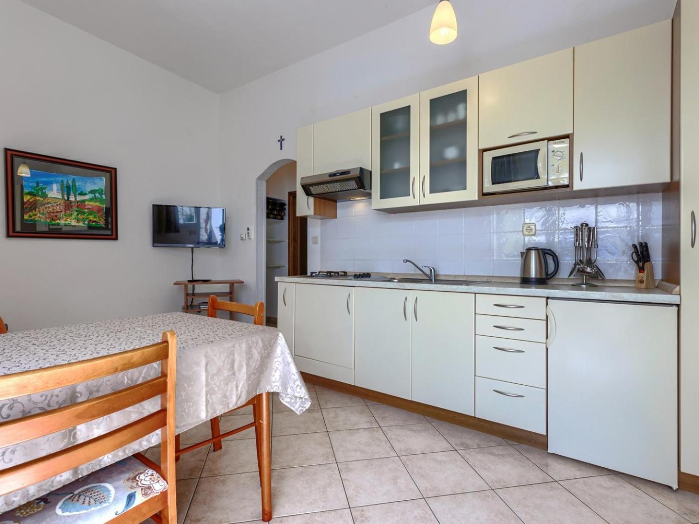 Nino With Shared Pool Guest house Porec