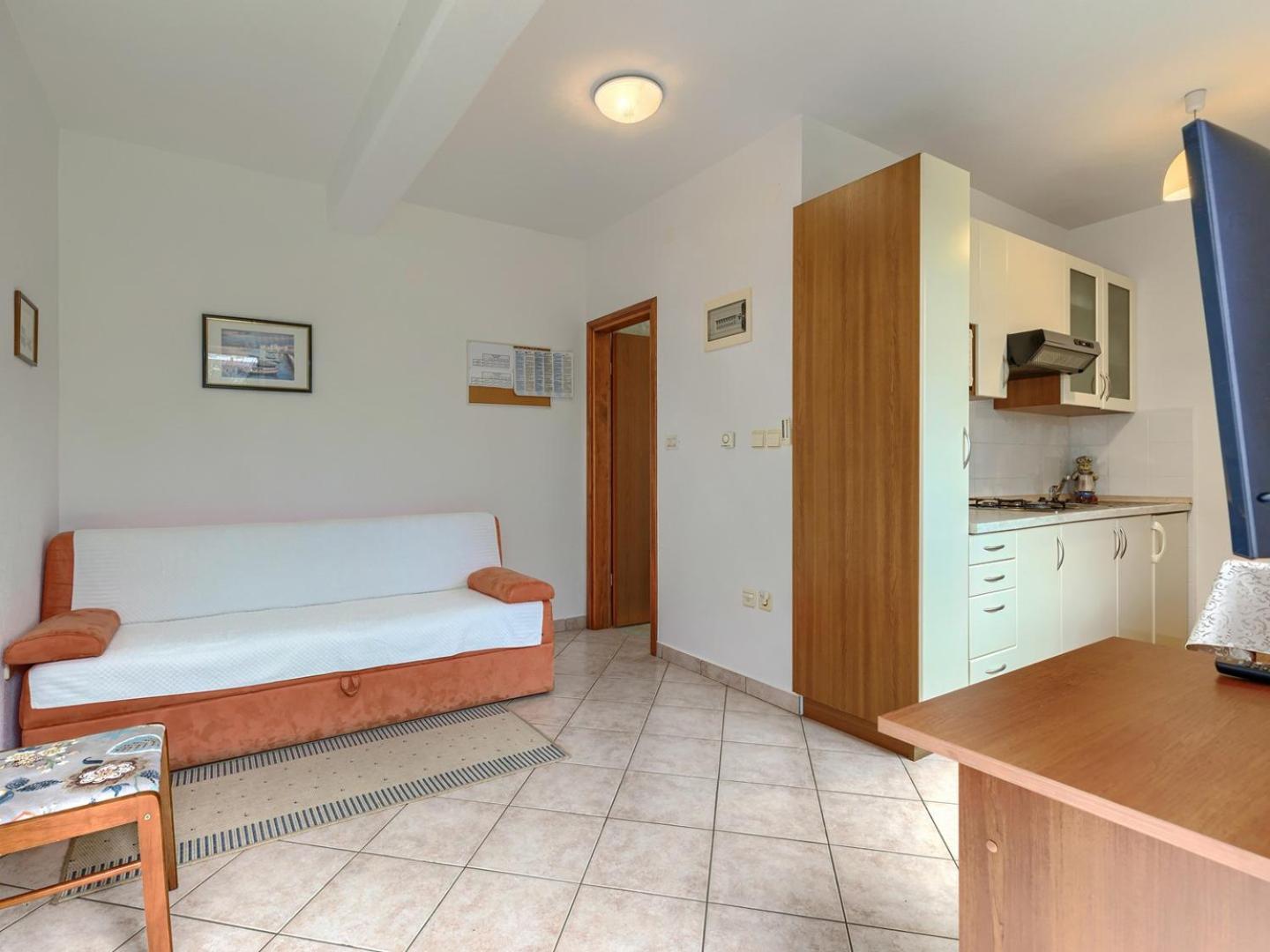 Nino With Shared Pool Guest house *