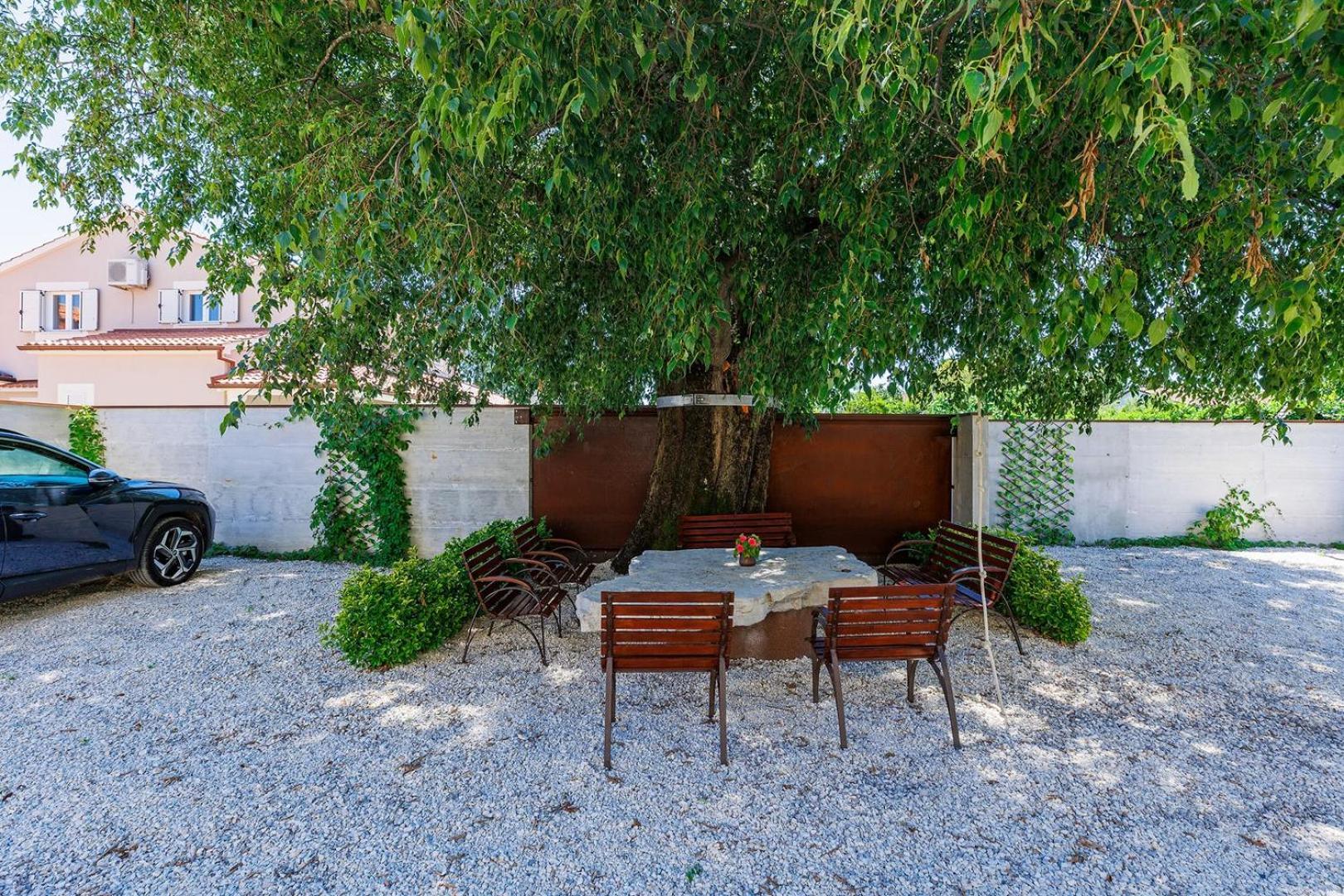 Nino With Shared Pool Guest house Porec