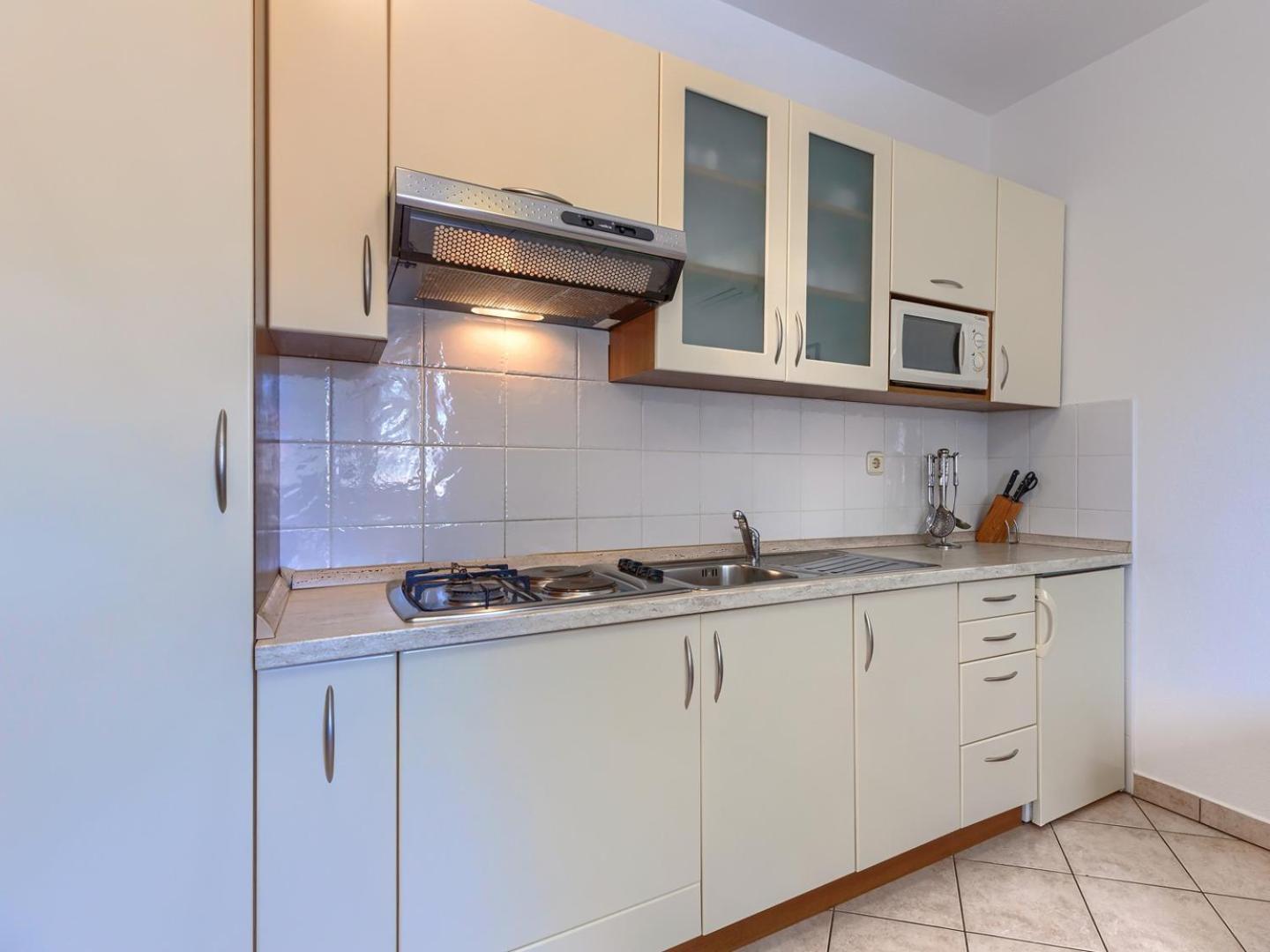 Nino With Shared Pool Guest house Porec
